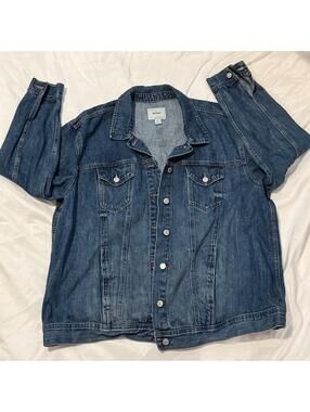 Old Navy Medium Wash Classic Denim Jacket